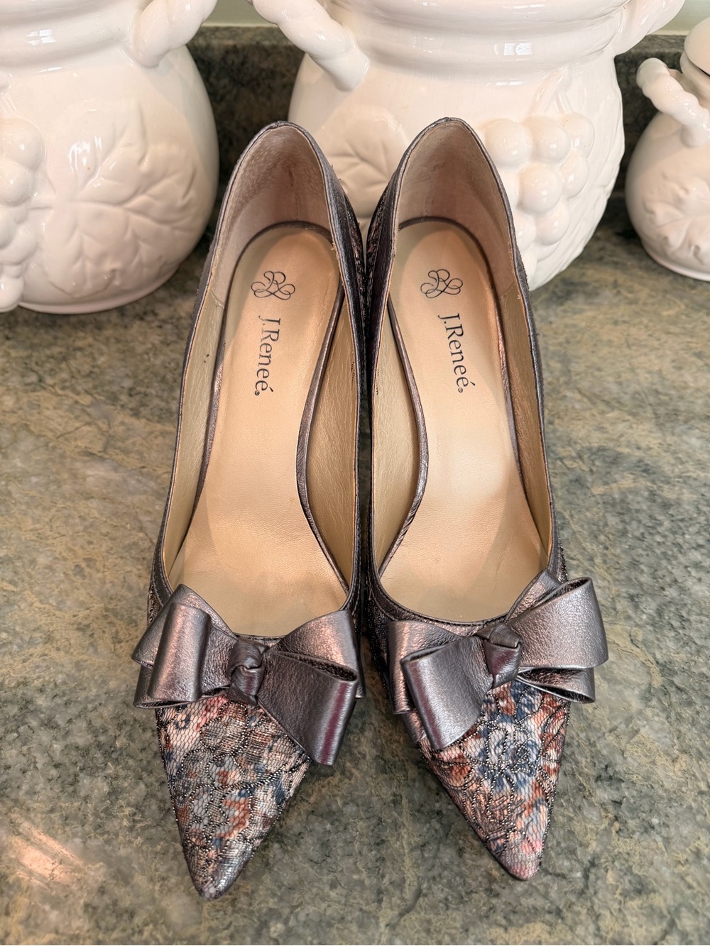 J. Reneé Floral Lace Pointed Toe Shoes Metallic Bow Size 10